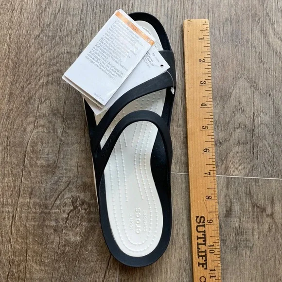 Crocs Swiftwater Sandal Womens 9 Black White Asymmetric Slide 203998-066 NWT - Picture 7 of 7